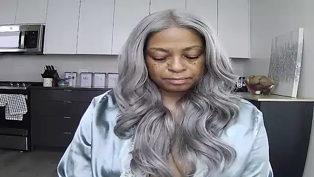 MSweetLindaParks online show from 07.16.26
