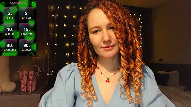 Snapshot of AgnesGraham chatting on 12.25.24 AgnesGraham online show from 12.25.24