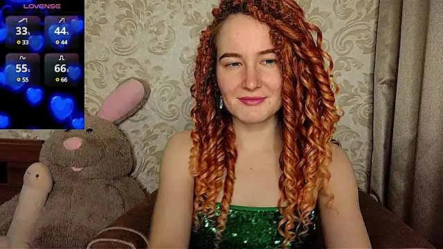 Snapshot of AgnesGraham chatting on 12.30.24 AgnesGraham online show from 12.30.24
