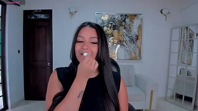 ToriCrossX online show from 01.29.25