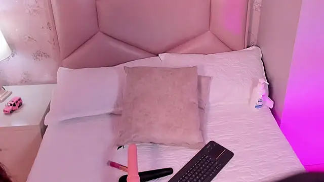 Snapshot of ambar_sullivan chatting on 02.27.25 ambar sullivan online show from 02.27.25