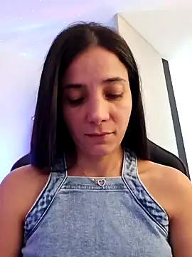 miaeyes online show from 12.31.24