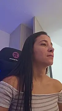 miaeyes online show from 11.19.25