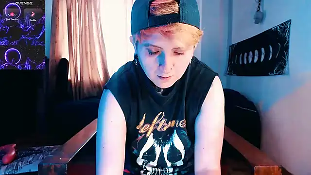 Marieblueeyes online show from 11.28.25