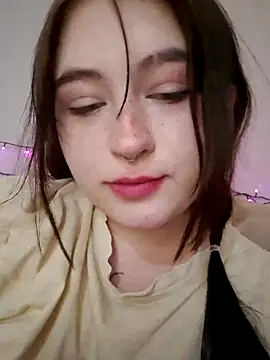 Yammy Yumi online show from 02.13.25