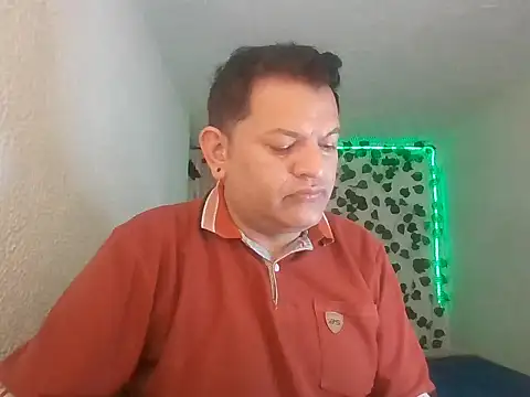 Snapshot of SexDiffrent chatting on 05.21.26 SexDiffrent online show from 05.21.26