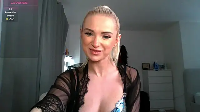 Snapshot of chelseablonde chatting on 01.12.25 chelseablonde online show from 01.12.25