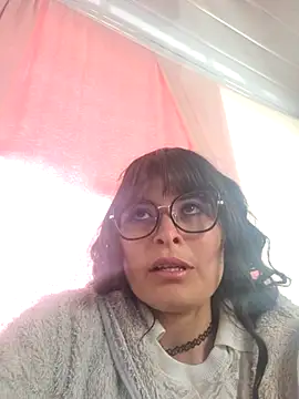 Snapshot of Alexandrasaenz chatting on 10.18.25 Alexandrasaenz online show from 10.18.25