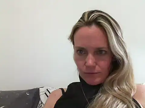 Annylove1 online show from 12.19.24