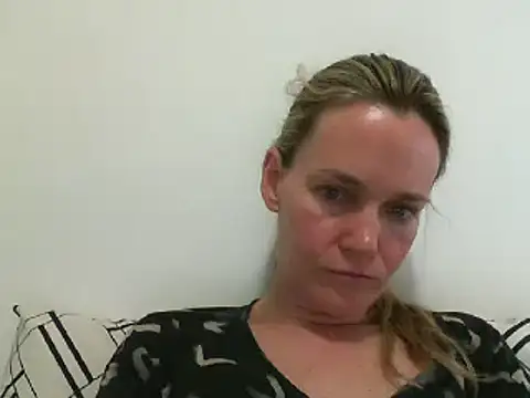 Annylove1 online show from 12.30.24