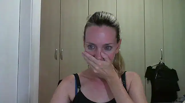 Annylove1 online show from 01.15.25