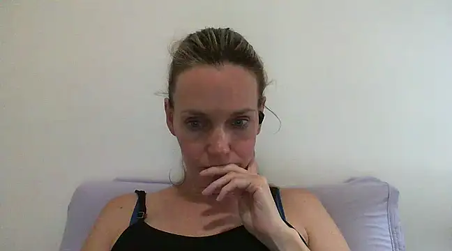 Annylove1 online show from 01.17.25