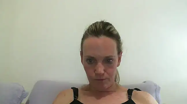 Annylove1 online show from 01.26.25