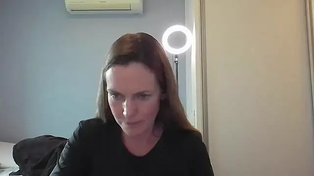 Annylove1 online show from 11.17.25