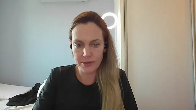 Annylove1 online show from 11.21.25