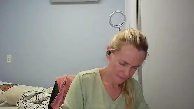 Annylove1 online show from 02.26.26