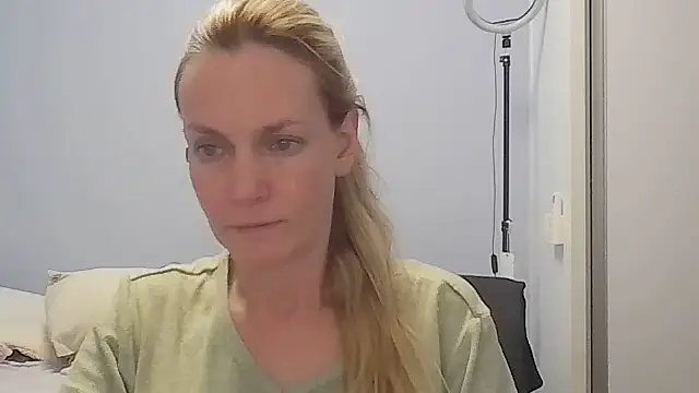 Annylove1 online show from 04.16.26