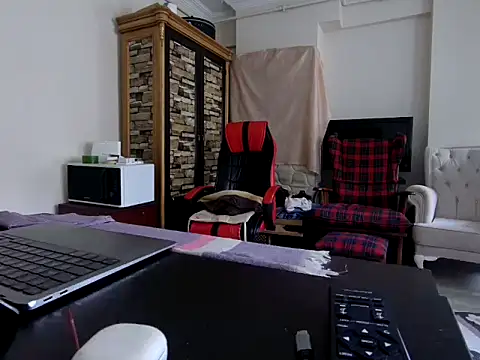 Snapshot of ALPHANDRE chatting on 09.18.25 ALPHANDRE online show from 09.18.25