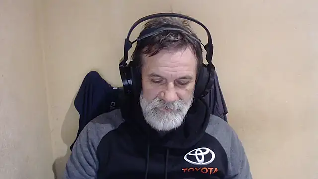 AlexNudo online show from 10.19.25