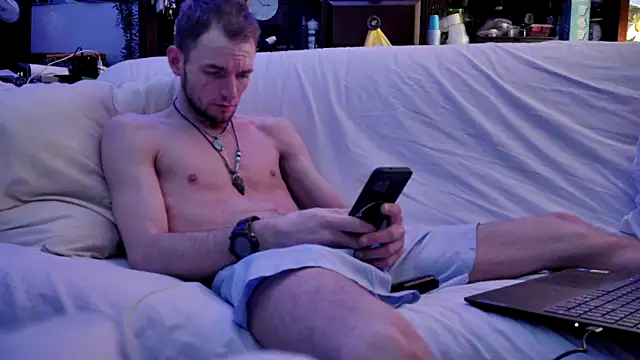 Snapshot of ZaneSample chatting on 03.11.25 ZaneSample online show from 03.11.25