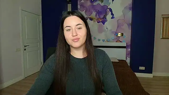 Snapshot of Roxie_Bradley chatting on 12.11.24 Roxie Bradley online show from 12.11.24