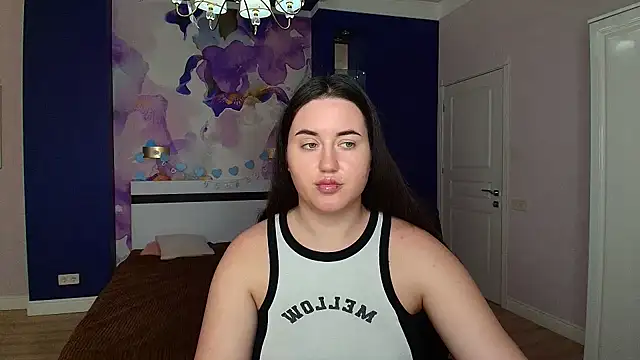 Snapshot of Roxie_Bradley chatting on 12.17.24 Roxie Bradley online show from 12.17.24
