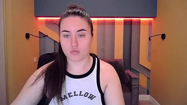 Snapshot of Roxie_Bradley chatting on 12.22.24 Roxie Bradley online show from 12.22.24