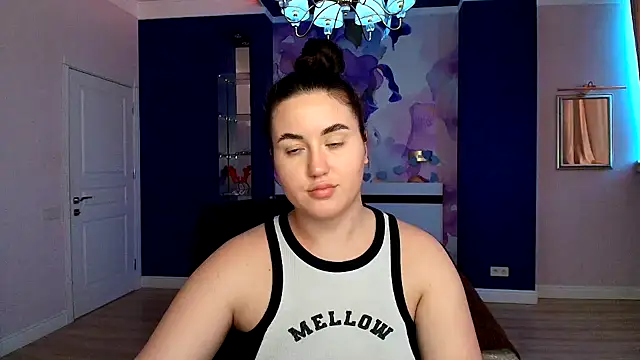Snapshot of Roxie_Bradley chatting on 01.06.25 Roxie Bradley online show from 01.06.25