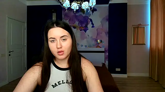 Snapshot of Roxie_Bradley chatting on 01.24.25 Roxie Bradley online show from 01.24.25