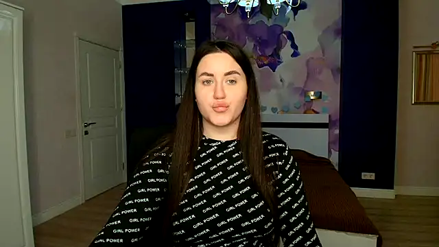 Snapshot of Roxie_Bradley chatting on 01.27.25 Roxie Bradley online show from 01.27.25