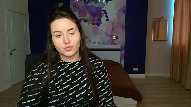 Snapshot of Roxie_Bradley chatting on 01.28.25 Roxie Bradley online show from 01.28.25
