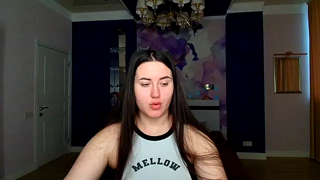 Snapshot of Roxie_Bradley chatting on 02.03.25 Roxie Bradley online show from 02.03.25