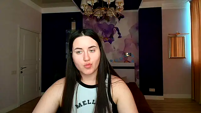 Snapshot of Roxie_Bradley chatting on 02.03.25 Roxie Bradley online show from 02.03.25