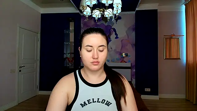 Snapshot of Roxie_Bradley chatting on 02.04.25 Roxie Bradley online show from 02.04.25