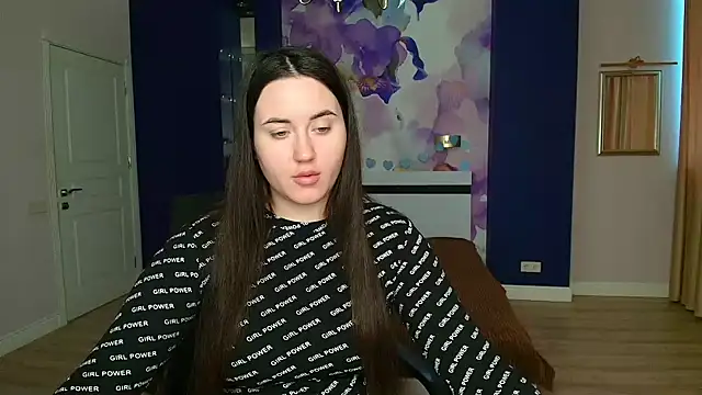 Snapshot of Roxie_Bradley chatting on 02.06.25 Roxie Bradley online show from 02.06.25