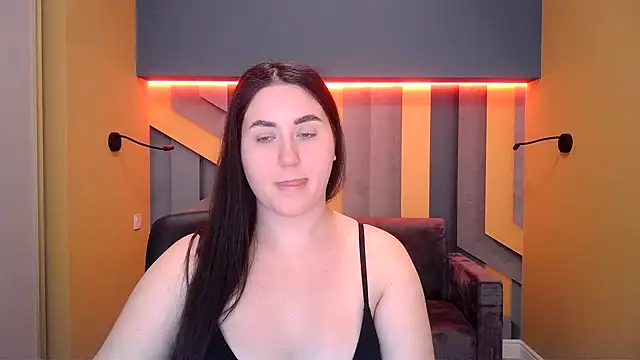 Snapshot of Roxie_Bradley chatting on 02.08.25 Roxie Bradley online show from 02.08.25