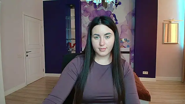 Snapshot of Roxie_Bradley chatting on 02.12.25 Roxie Bradley online show from 02.12.25
