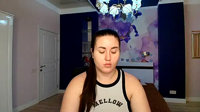 Snapshot of Roxie_Bradley chatting on 02.14.25 Roxie Bradley online show from 02.14.25