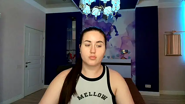 Snapshot of Roxie_Bradley chatting on 02.14.25 Roxie Bradley online show from 02.14.25