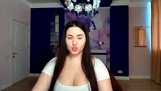 Snapshot of Roxie_Bradley chatting on 03.04.25 Roxie Bradley online show from 03.04.25