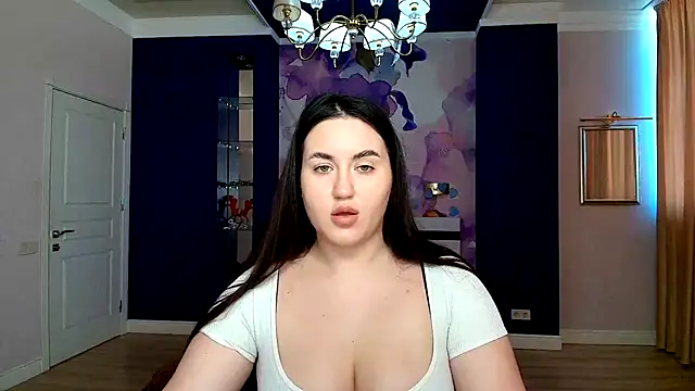 Snapshot of Roxie_Bradley chatting on 03.08.25 Roxie Bradley online show from 03.08.25