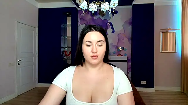 Snapshot of Roxie_Bradley chatting on 03.08.25 Roxie Bradley online show from 03.08.25