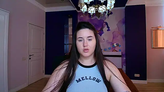 Snapshot of Roxie_Bradley chatting on 03.14.25 Roxie Bradley online show from 03.14.25