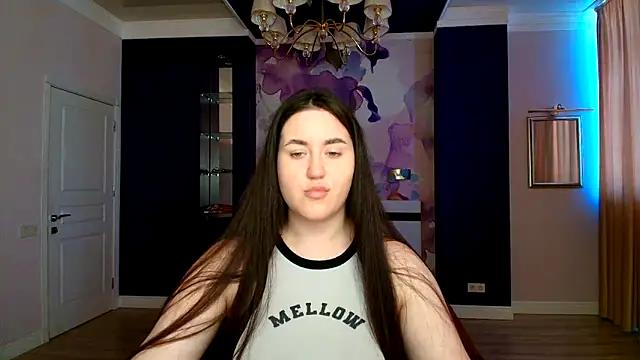 Snapshot of Roxie_Bradley chatting on 03.21.25 Roxie Bradley online show from 03.21.25