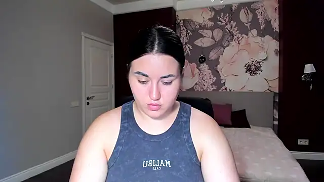 Snapshot of Roxie_Bradley chatting on 09.10.25 Roxie Bradley online show from 09.10.25