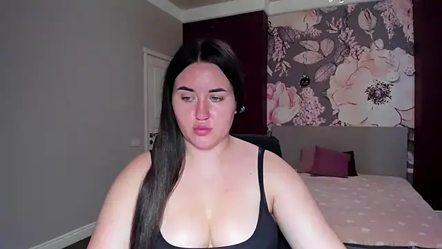 Snapshot of Roxie_Bradley chatting on 09.15.25 Roxie Bradley online show from 09.15.25