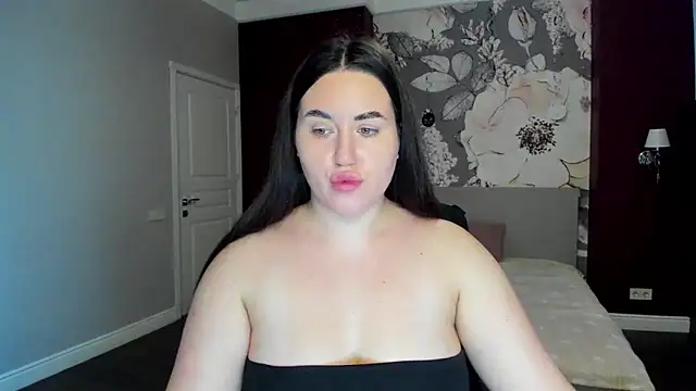 Roxie Bradley online show from 12.23.25