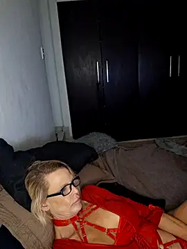 Snapshot of DonnaWinner77 chatting on 11.18.25 DonnaWinner77 online show from 11.18.25