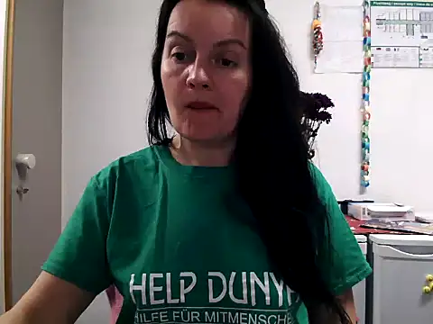 LoveNBloom online show from 03.04.25