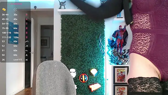 Snapshot of Vixen_Lockheart chatting on 10.22.25 Vixen Lockheart online show from 10.22.25